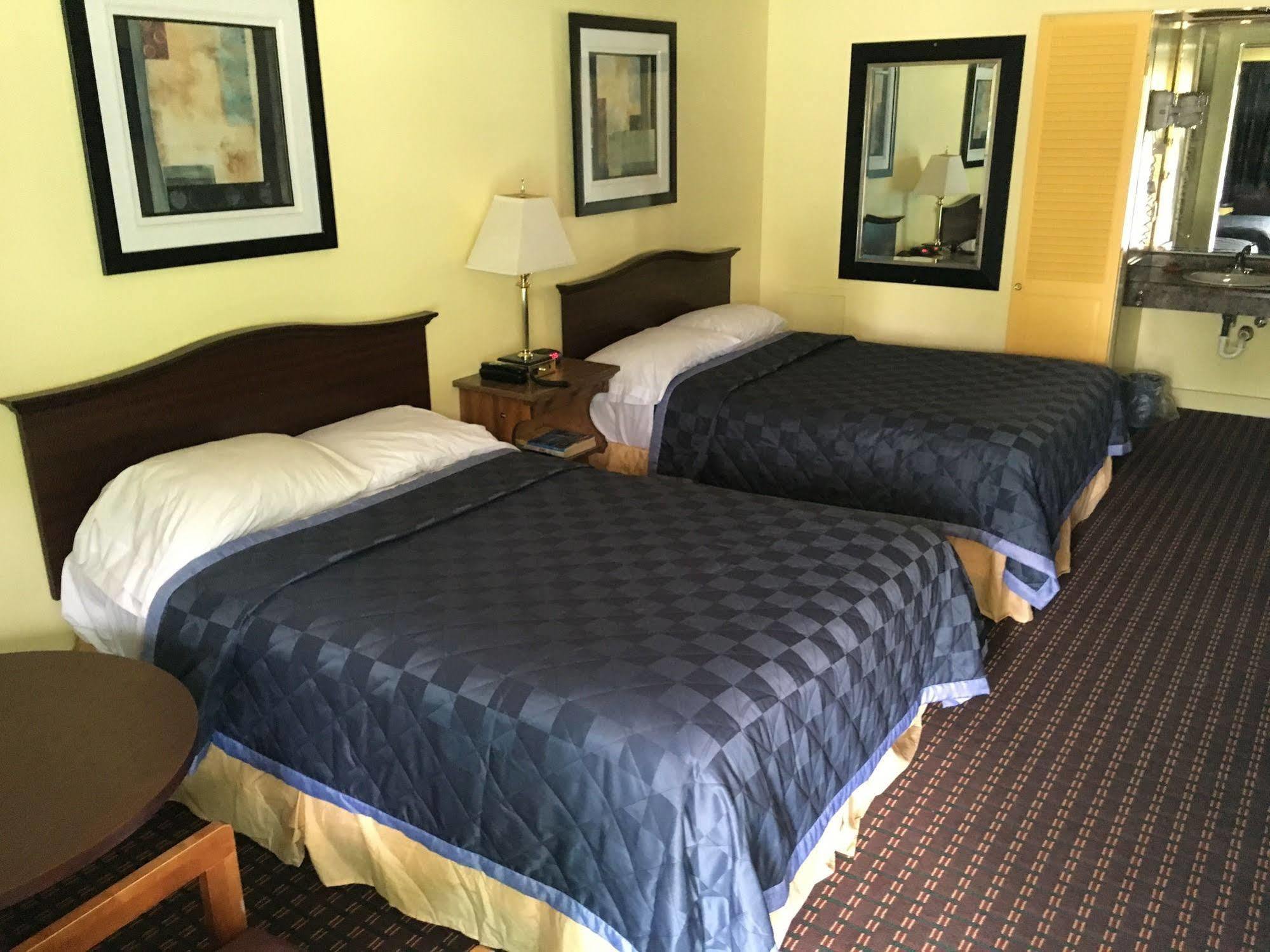 Norwalk Inn מראה חיצוני תמונה